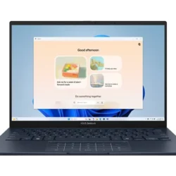 Vue de face directe d'un PC portable ASUS Zenbook A14 bleu ouvert, affichant une fenêtre d'accueil Copilot de Microsoft et l'interface Windows 11 sur son écran.